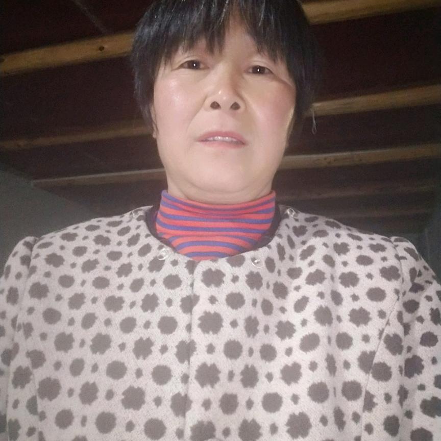 胡姐(晚上九點半开播