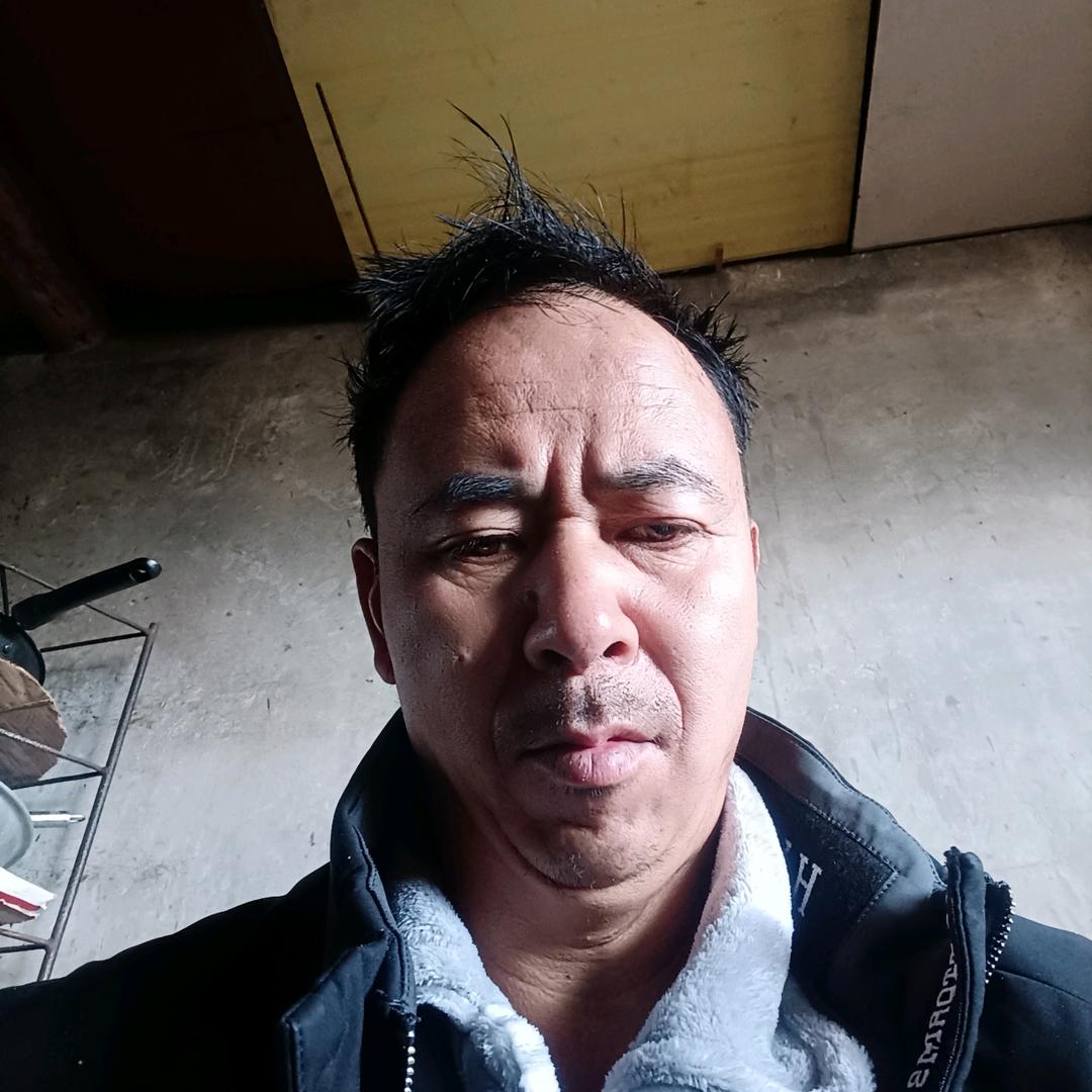 都得看背影