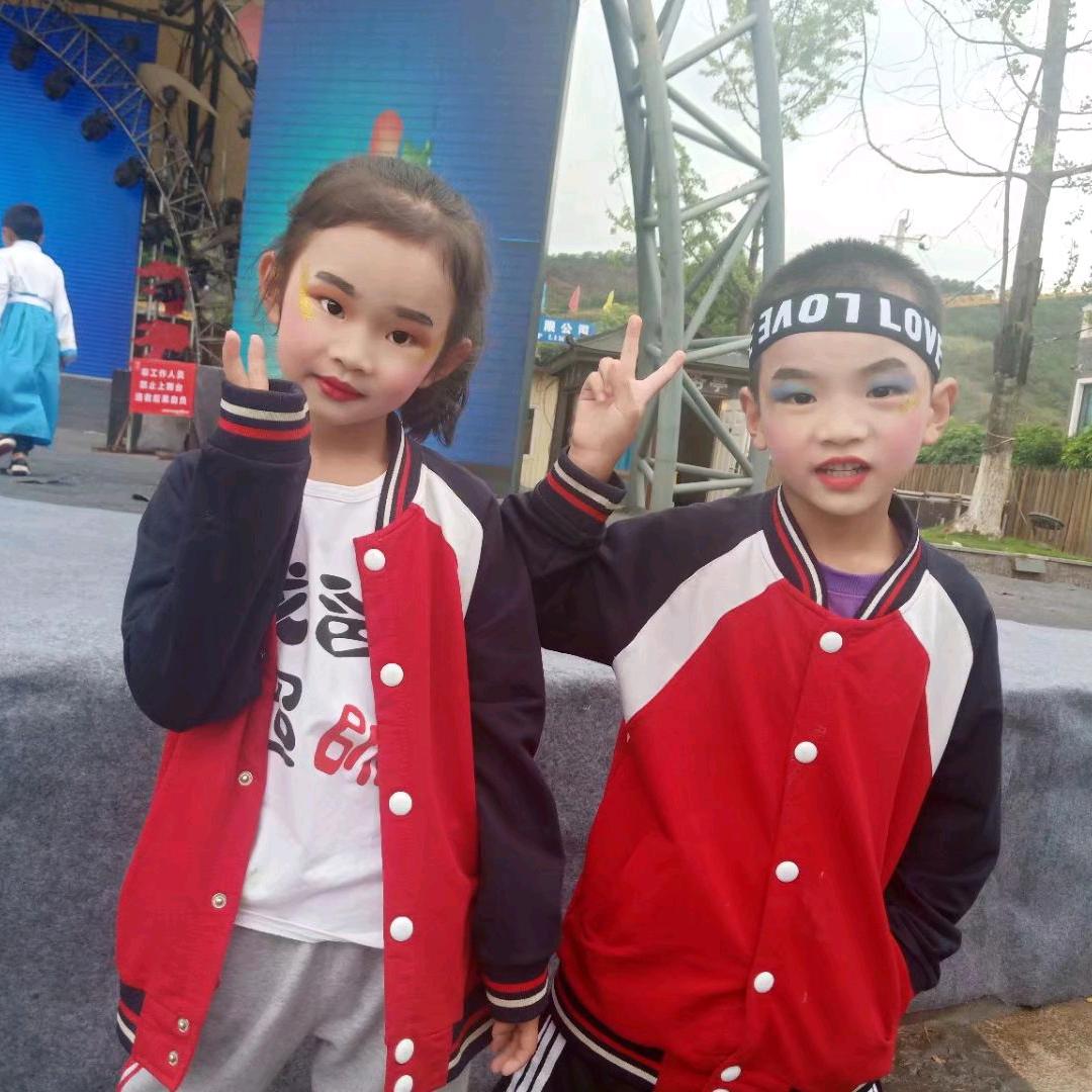 嘉豪嘉蕊and妈妈