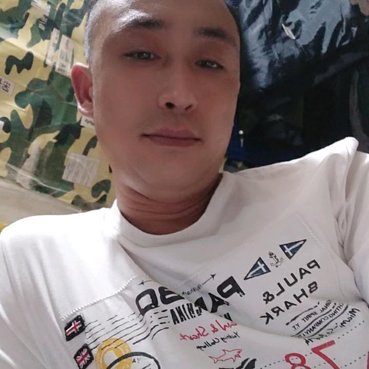 离婚的男人想有个家。