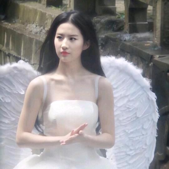 谁能拒绝刘亦菲