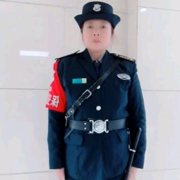 我把思念寄在月亮上