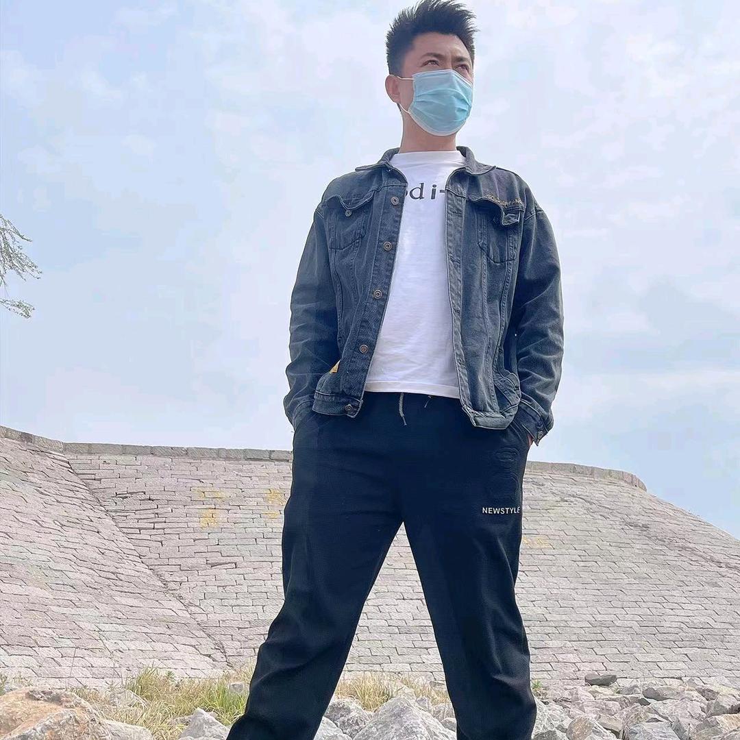 小 马 哥