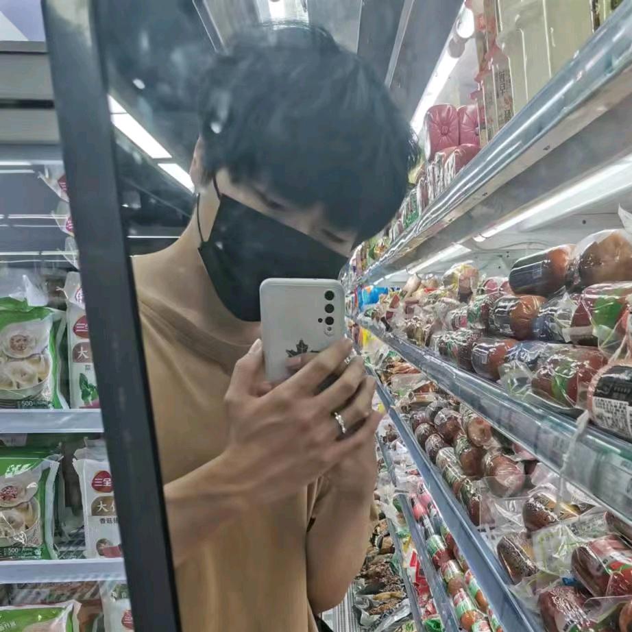 小男孩