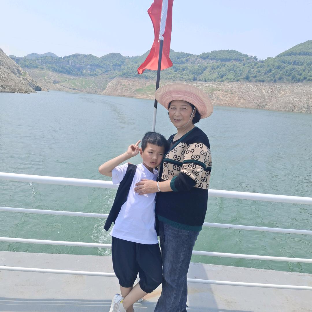 陈伟嘉奶奶--龙