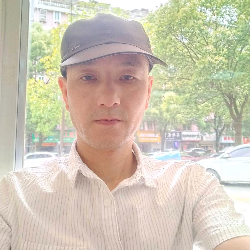 刘教练🎤( 晚8点37开播）