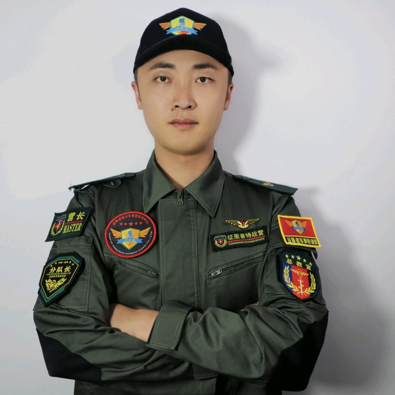 云南夏令营的小海教官