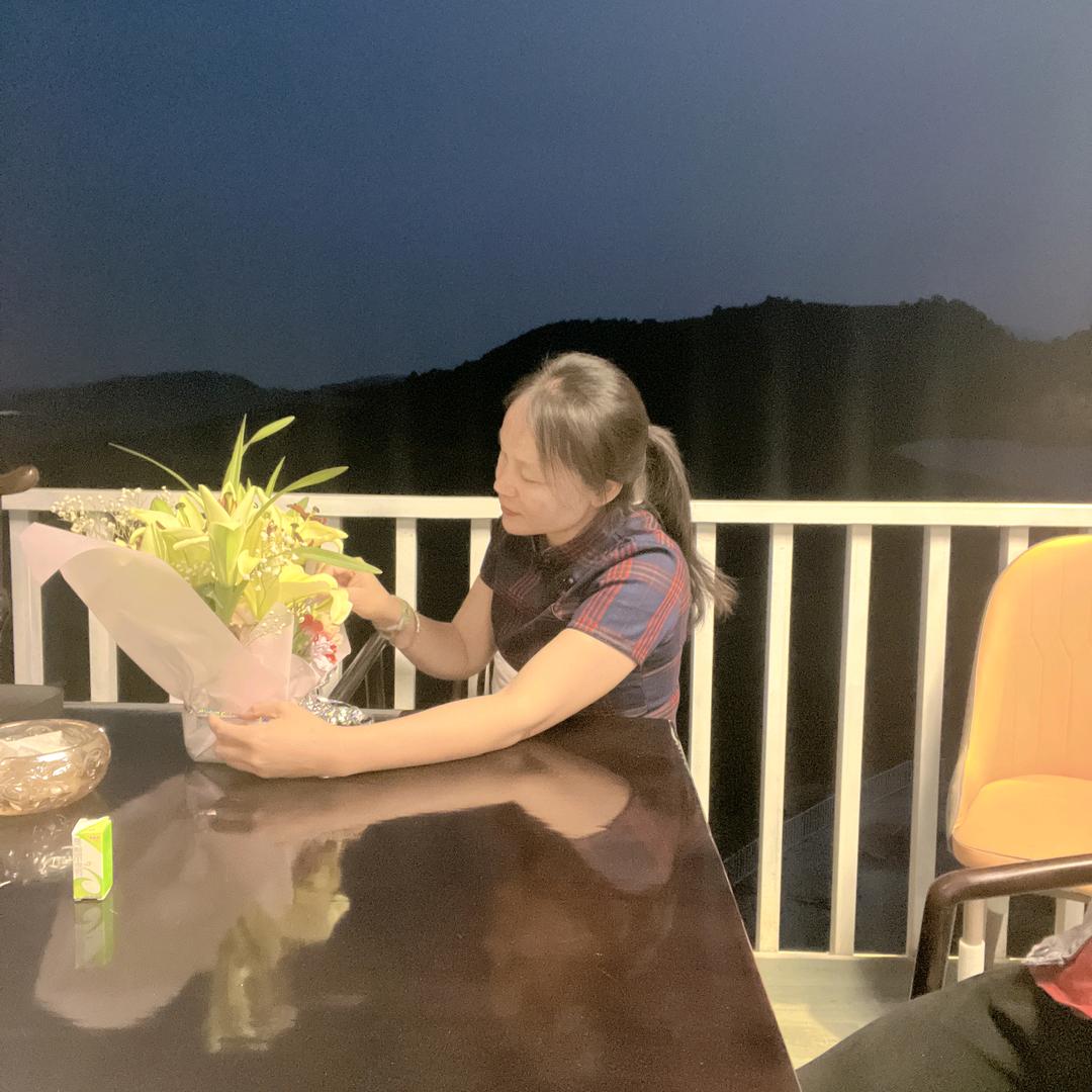 贺岛艺雯 晓萍