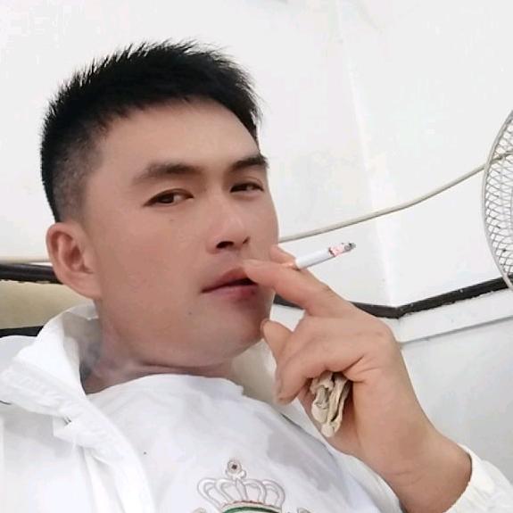 敖翔