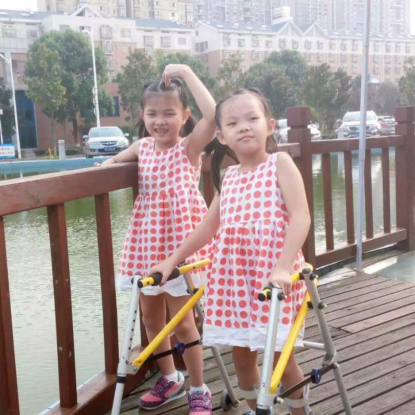 双胞胎姐妹花🌸