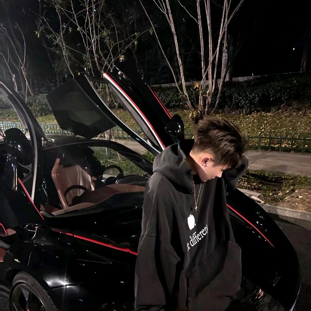 ꧁旧城不忘少年心꧂。