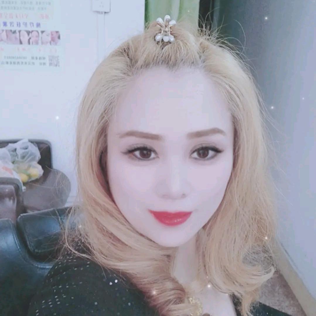 艳红美神造型
