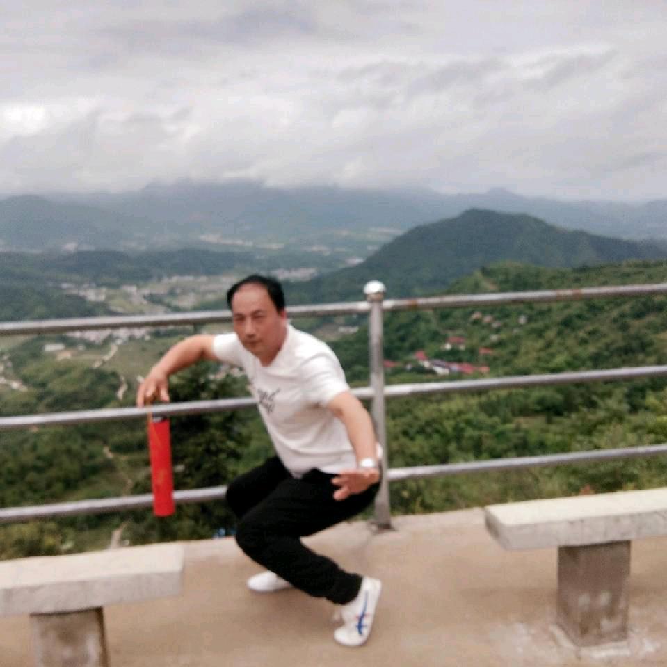 阳光下的我