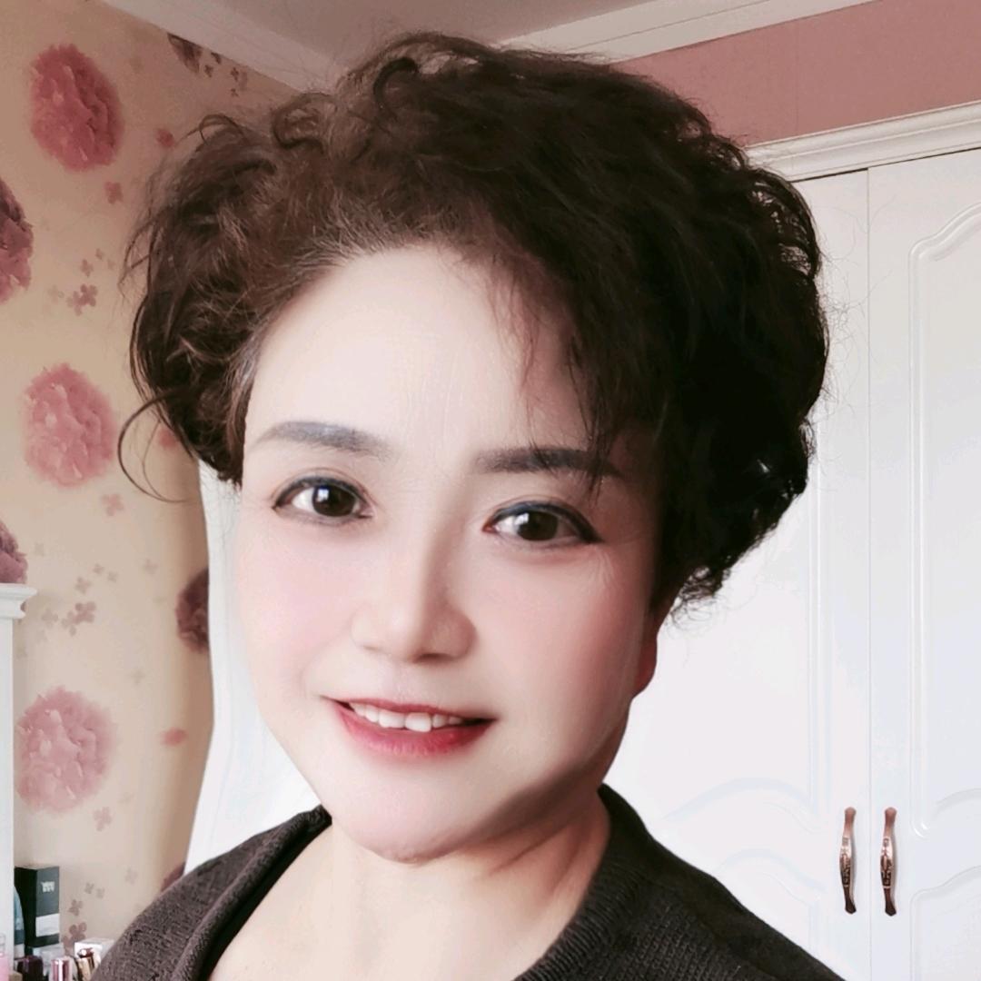 黑白红女装
