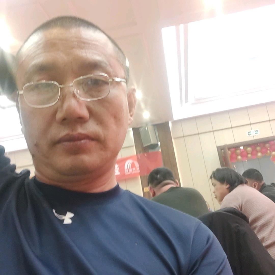 出售沙石，水泥，红砖