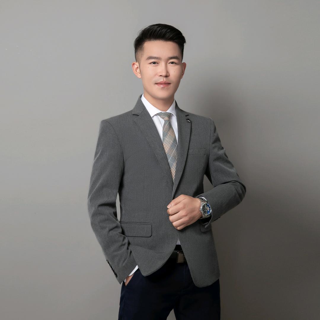 Seven丶辉