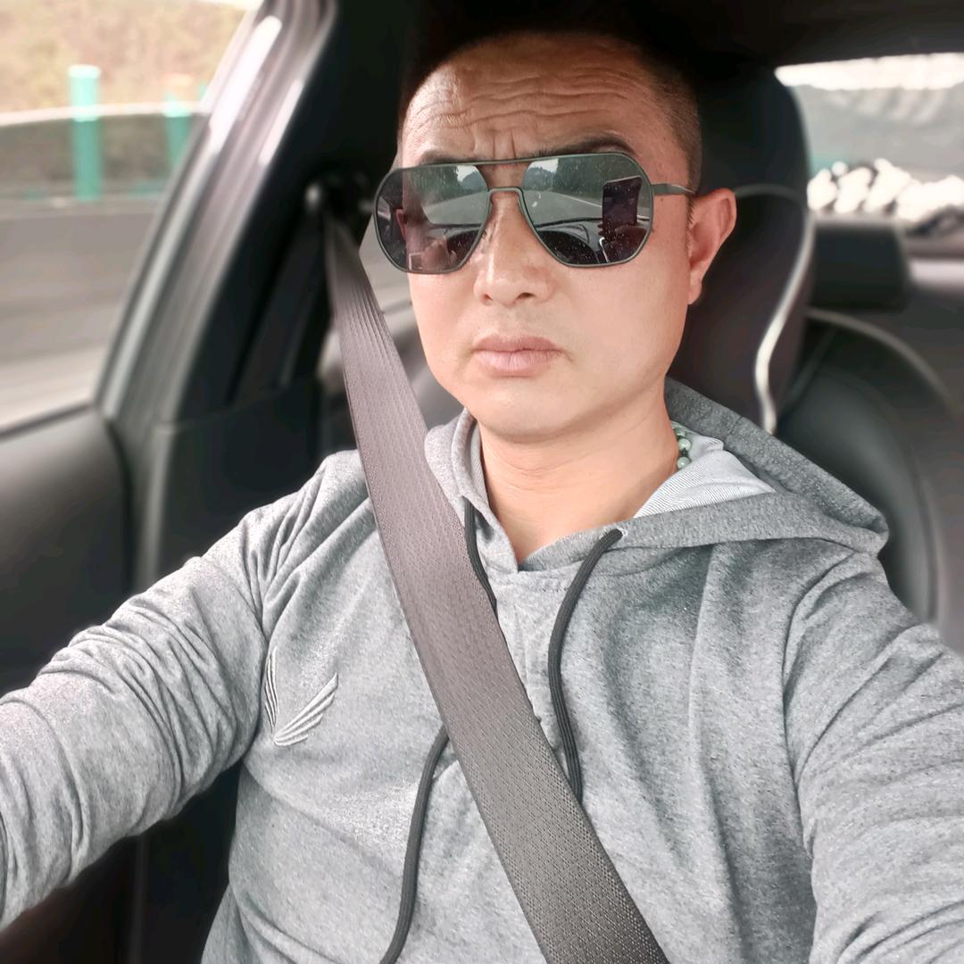 紫云县境茵嗞吸木门总代（郭斌）