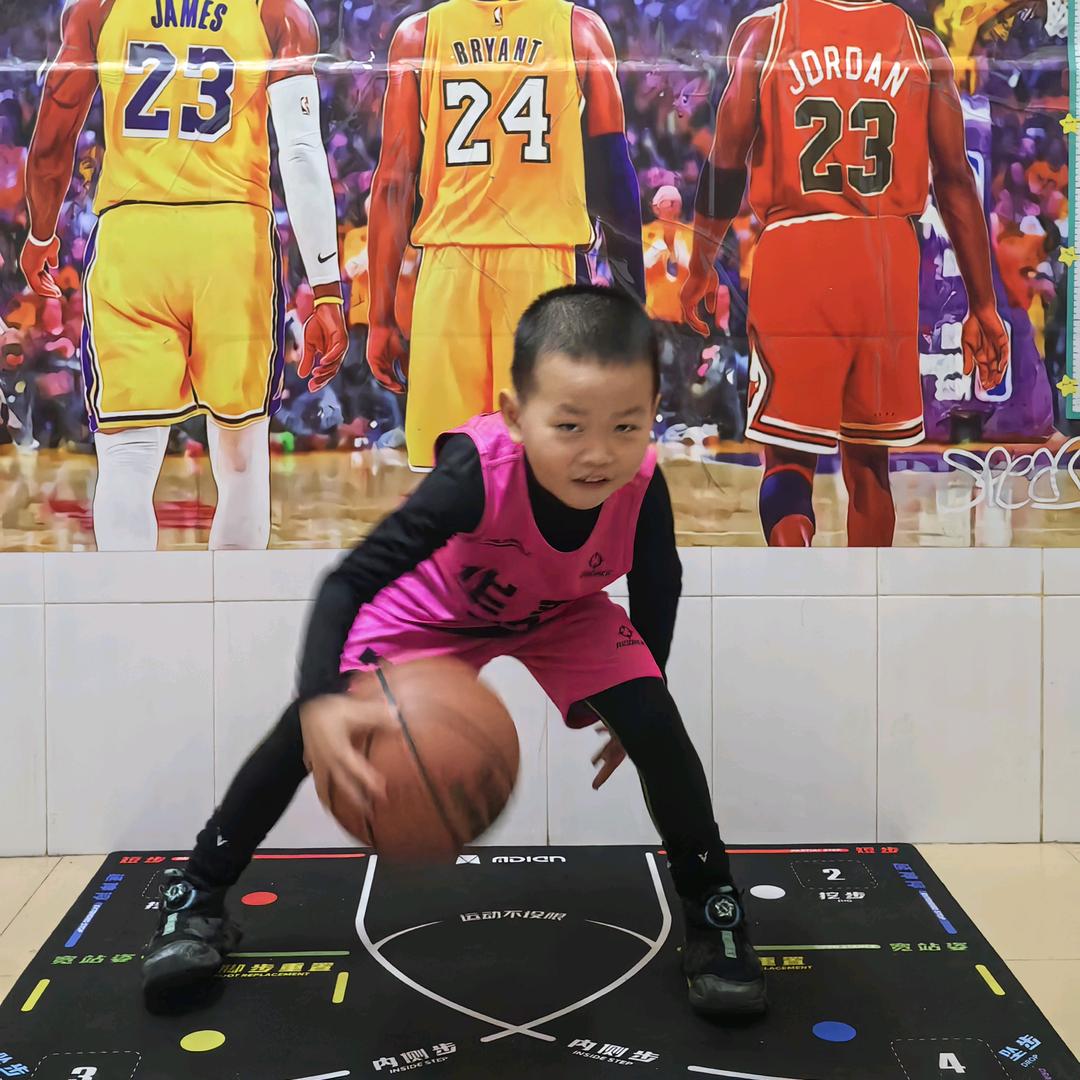 飞舞23号🏀小硕🐔