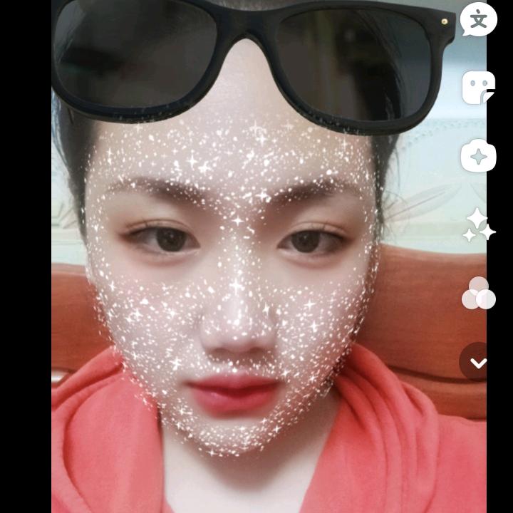 爱丽丝。