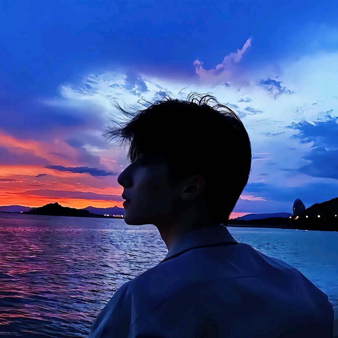 ★★★★　　  ★★★★　★