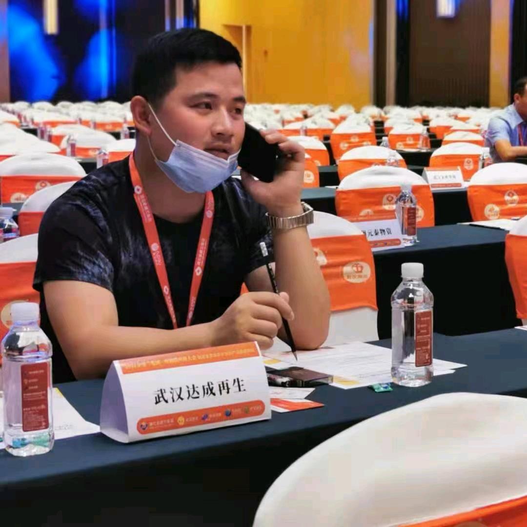 湖北陈兵[废铁回收拆除的一线成员]