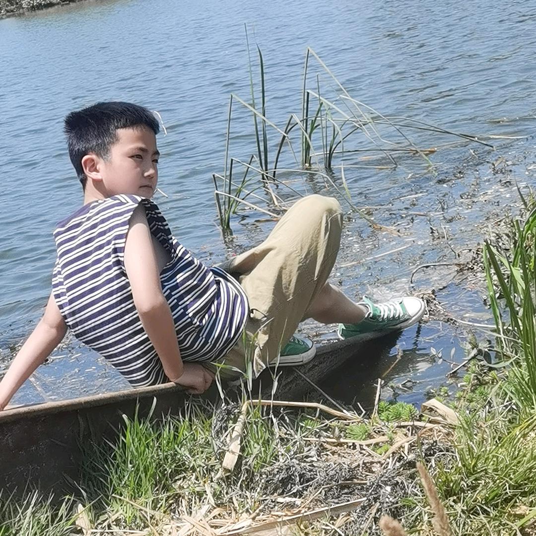 王健。