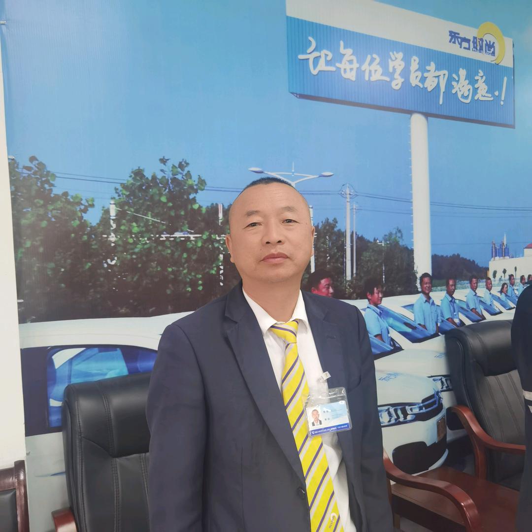 曹启华东方时尚教练员