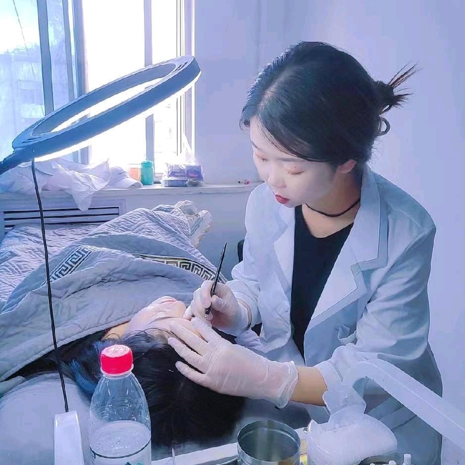 高台县蓝桔欣美容美发中心