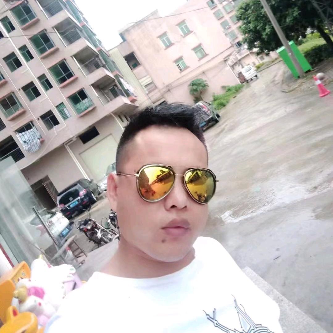 湖南人在广东捡瓶子单身一人🚁🚁🚁