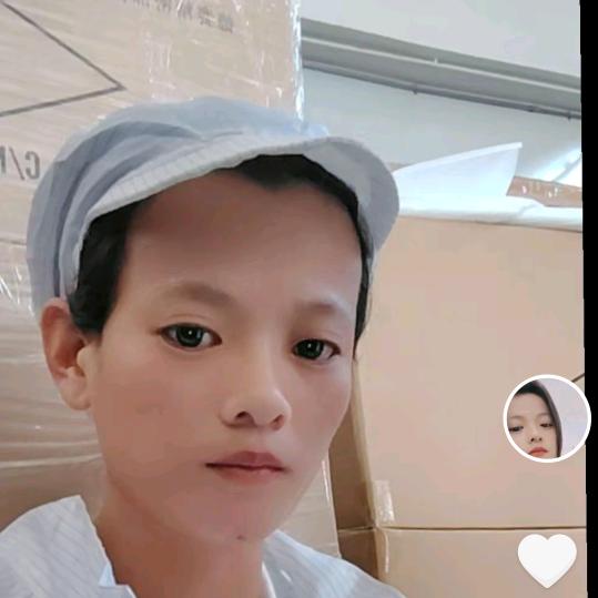 卢君