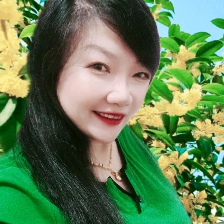 邹微笑
