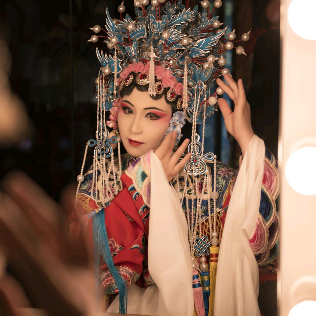 先森，借过
