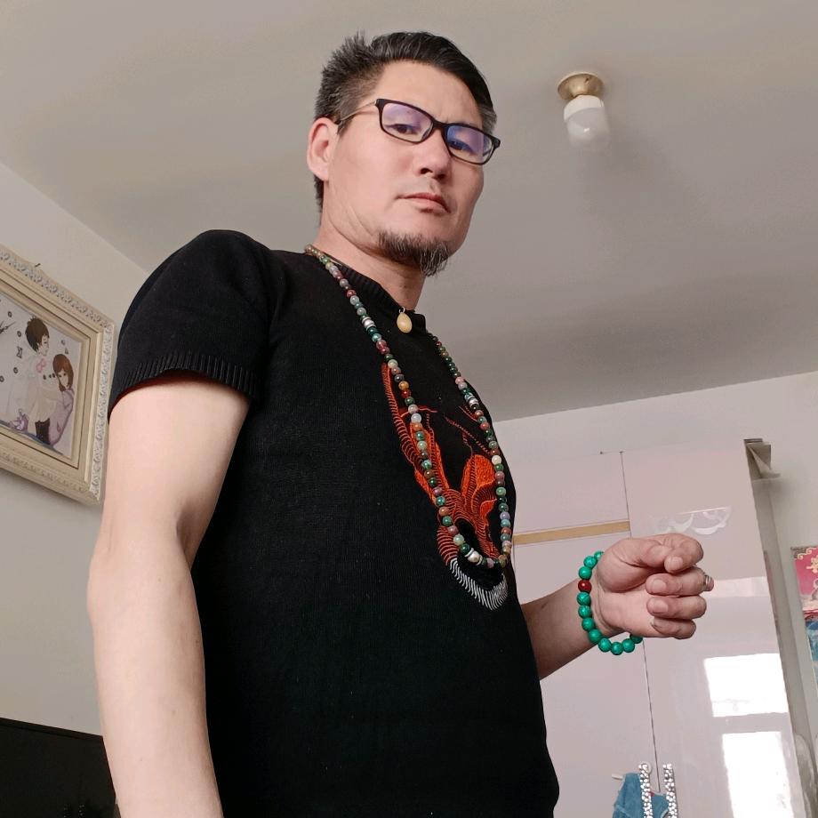 额呐日克  土匪