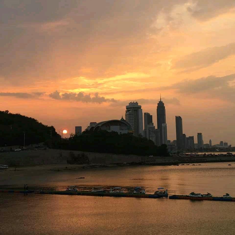 ꧁꫞ঞོ假装，很快乐꧔ꦿ꫞꧂