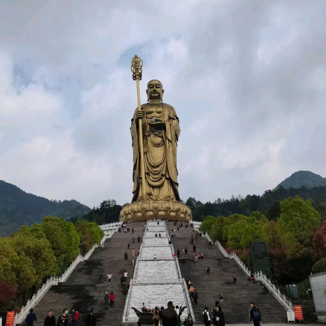 九华山平安一生。寺院日常生活。