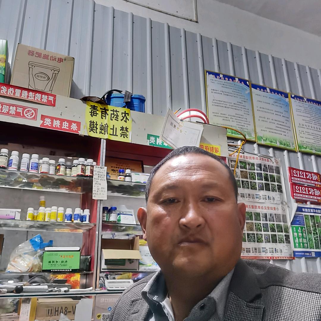 灌涨前楼村社区张志波农资超市