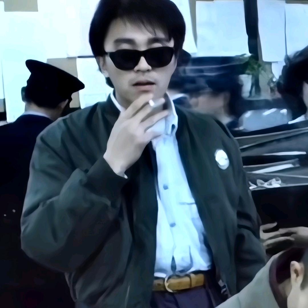 我在墙缝藏了二十五块钱
