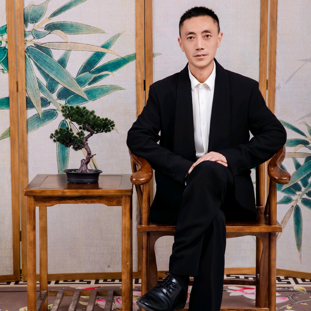 袁德龙