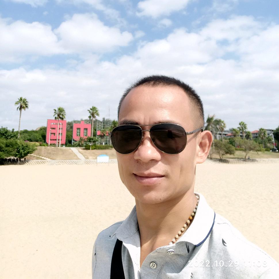 山青水不绿