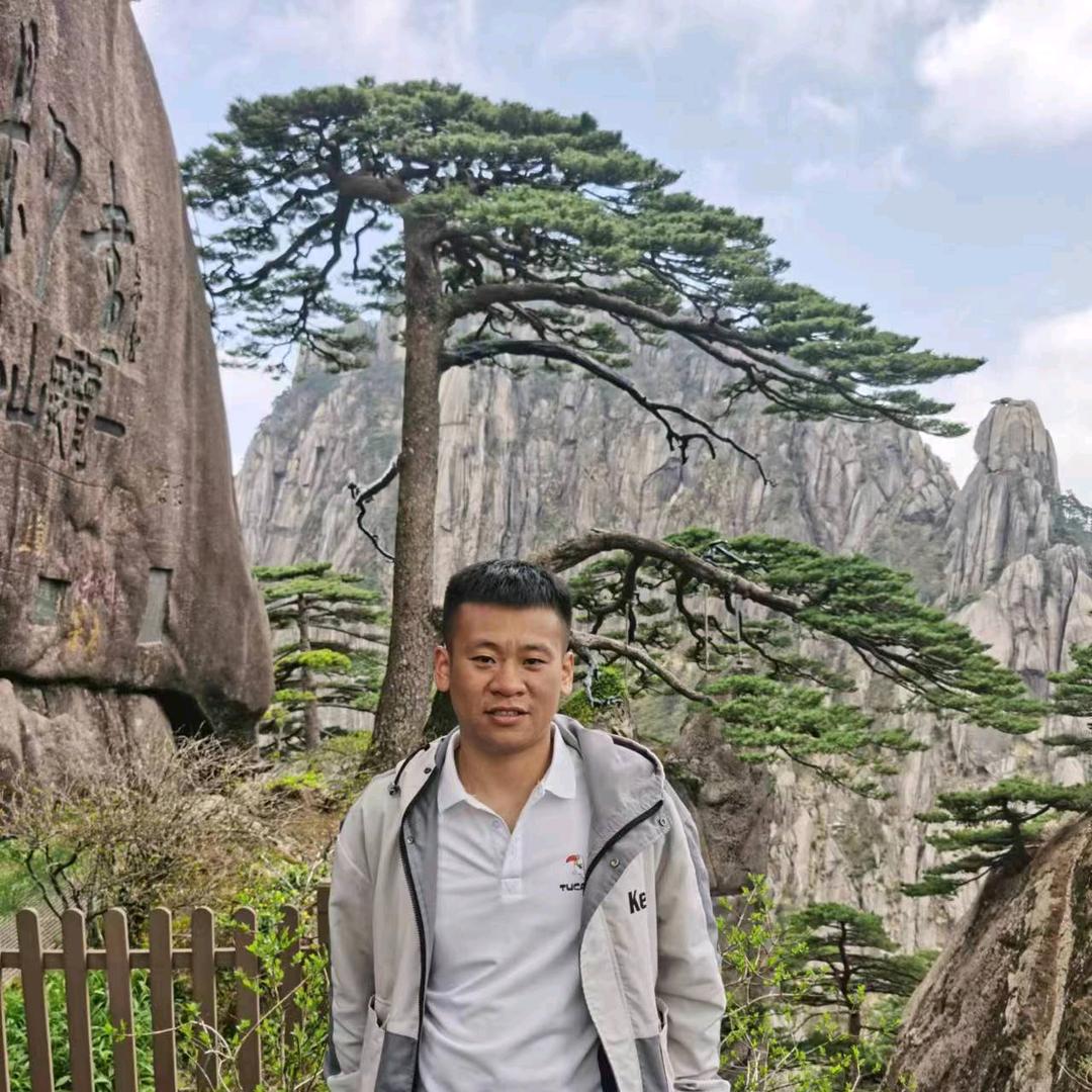 扎根贴砖专业团队