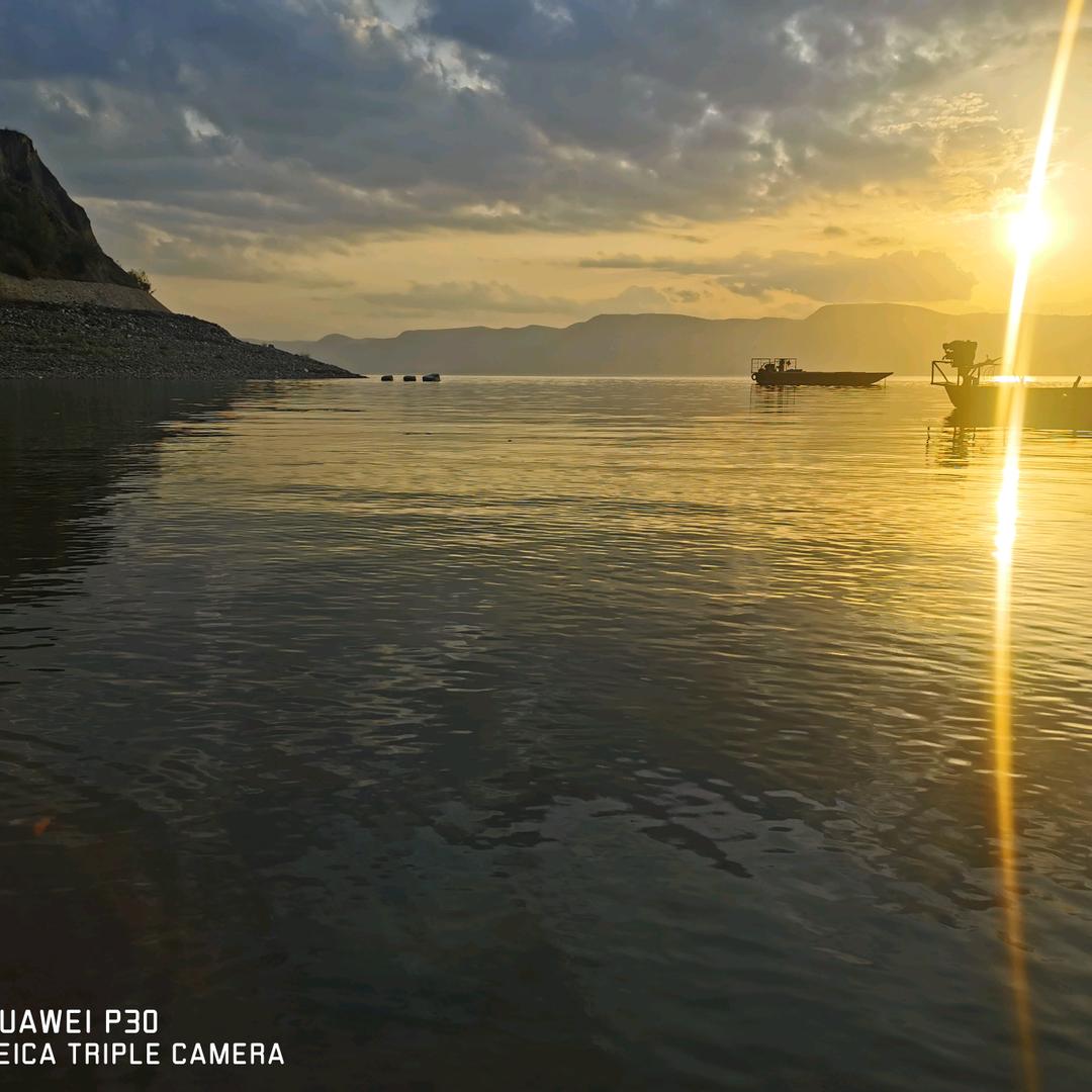 🌈🌈🌈寒梅～傲雪