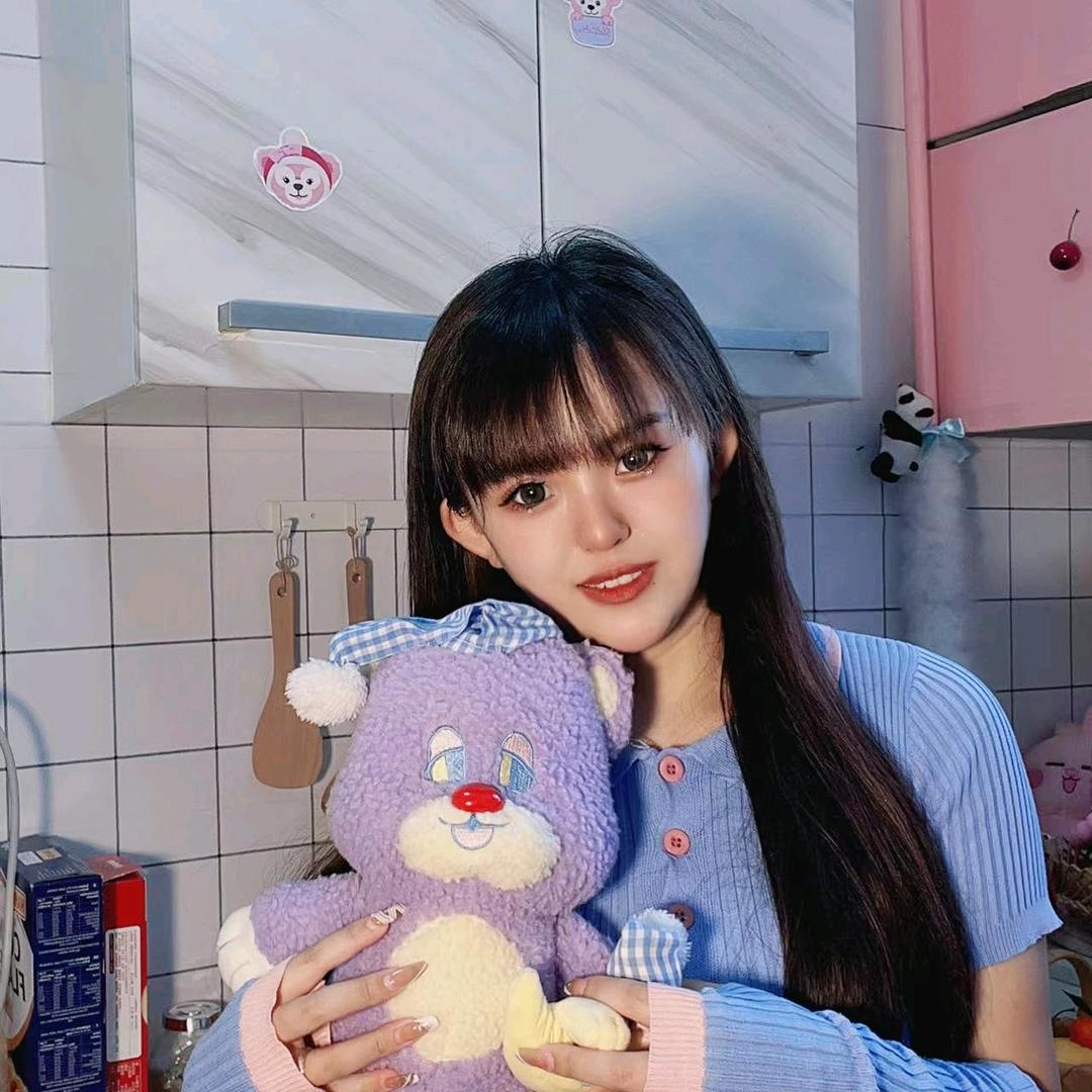 汐思颜美妆集合店田甜