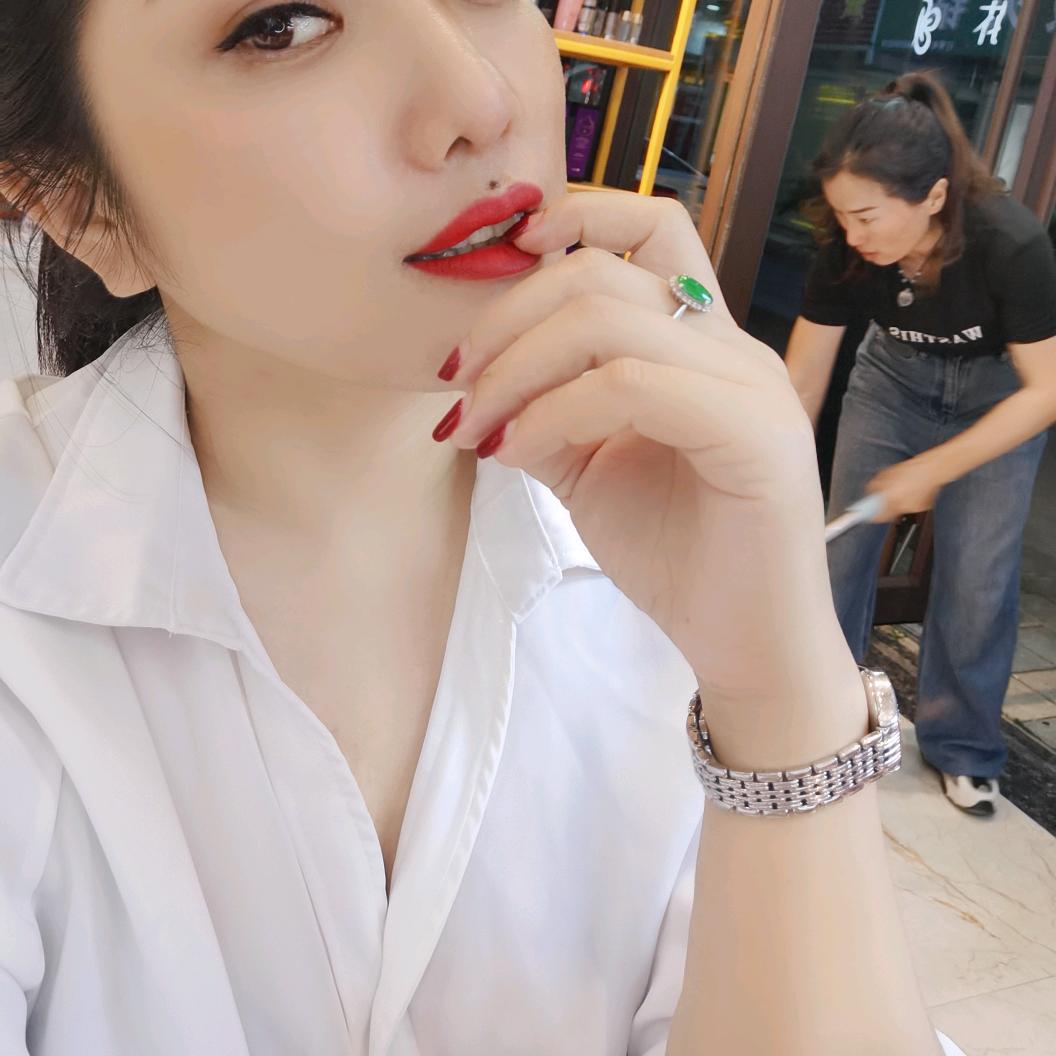 思茅区佳缘美妆店(美舒臣授权店)