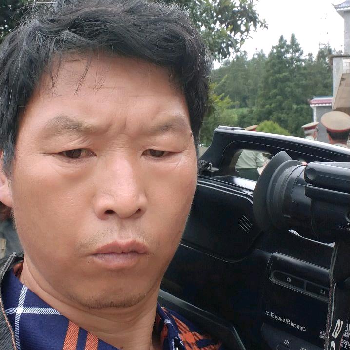 用户795501龙艺影视lyys