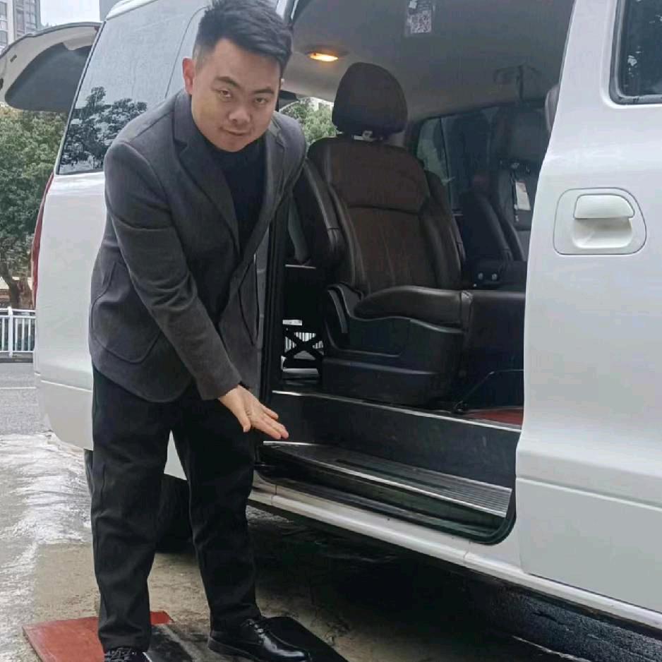 冉熠yì 石柱一重庆 高级商务客运一匹哥