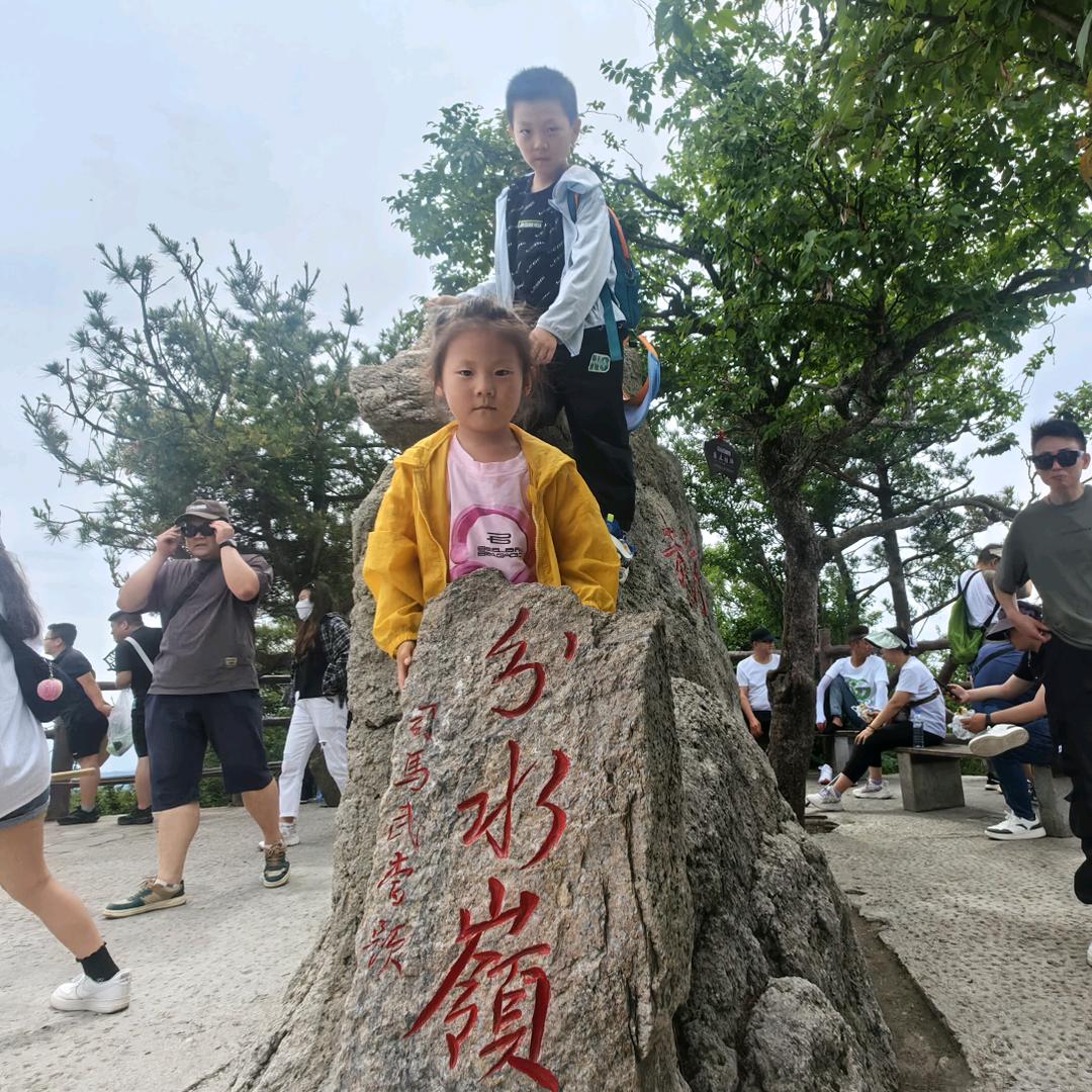 布衣白袍
