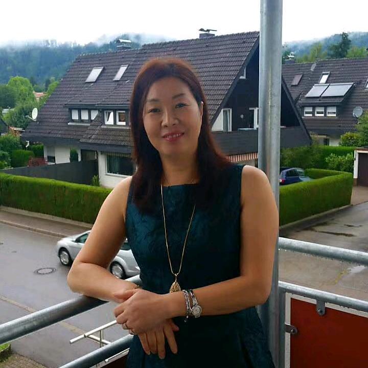 玲姐 （混血小帅哥）