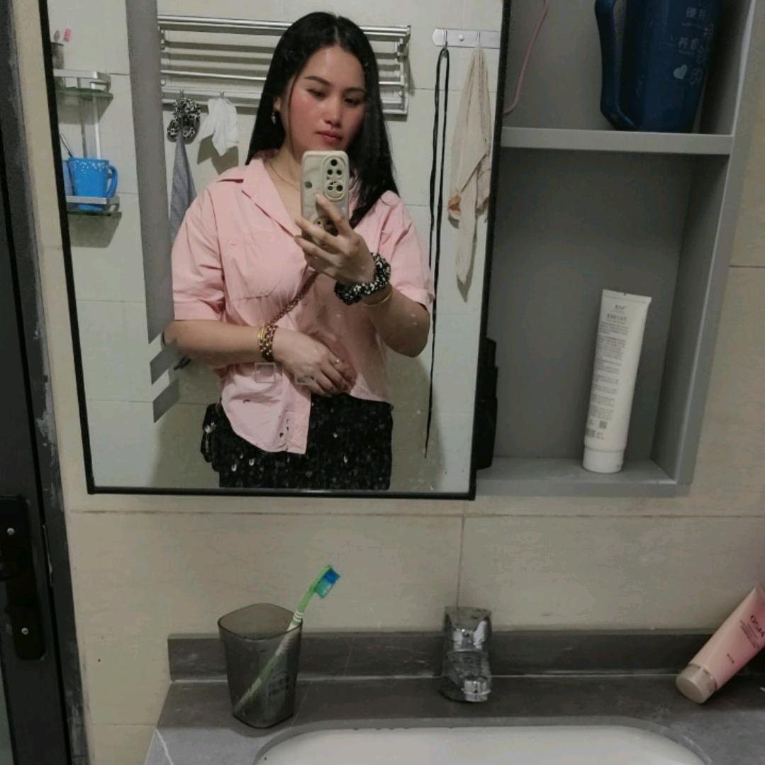 幸福的。开心的