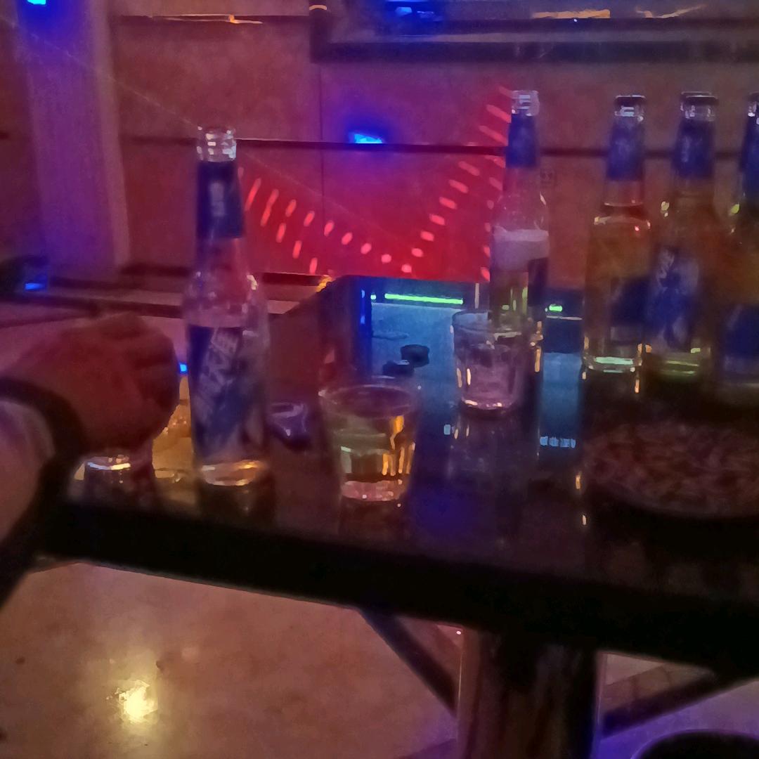 青鸟飞飞。