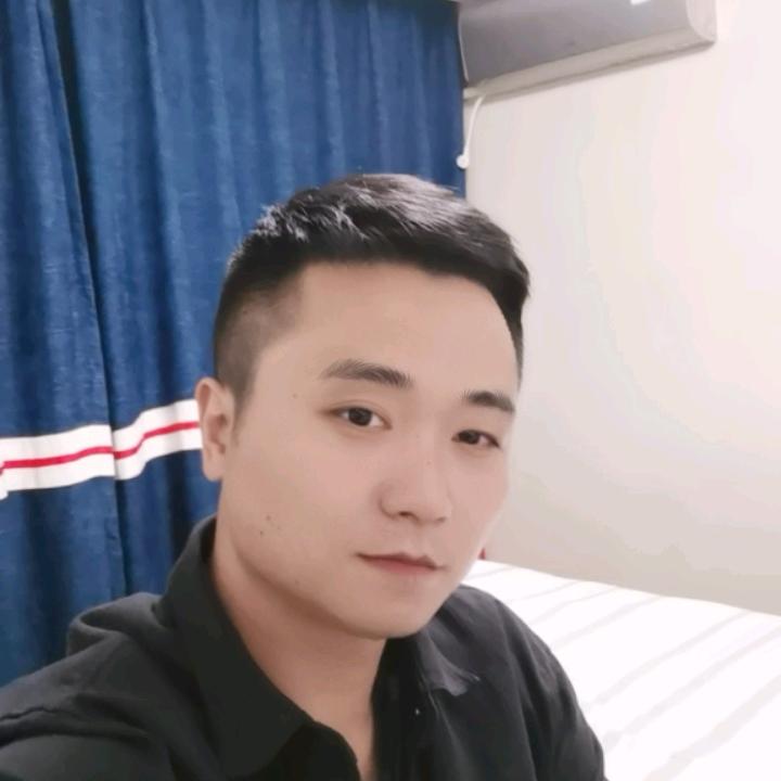 平底锅👇的灰太狼